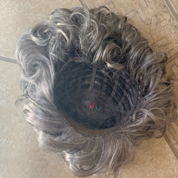 VIVICCA GRAY WIG Synthetic hair curls -Halloween gray hair wig - Picture 8 of 8